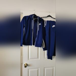NIKE SWEATSUIT I never wore it since purchase. It was too big.